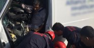 Tır ile minibüs çarpıştı: 1 yaralı