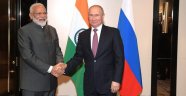 Putin Modi ile bir araya geldi