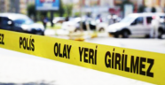 Evinin önünde oturan kadın traktörün altında can verdi