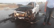 Hafif ticari araç ile otomobil çarpıştı: 4 Yaralı