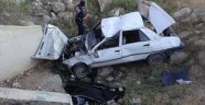 Otomobil 6 metrelik menfeze uçtu: 1 ölü