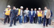 Erkenek Tüneli'nde incelemelerde bulundu