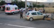 İki otomobil çarpıştı: 2 yaralı