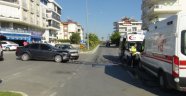 Antalya'da iki otomobil çarpıştı: 2 yaralı