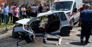 Hatay'da ambulans ile otomobil çarpıştı: 2 ölü 1 ağır yaralı