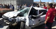 Diyarbakır'da trafik kazası: Baba öldü oğlu yaralı