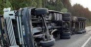 Kastamonu tır devrildi: 1 yaralı