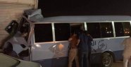 Suudi Arabistan'da hostesleri taşıyan minibüs kaza yaptı: 1 ölü 11 yaralı