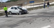 İki otomobil kafa kafaya çarpıştı: 6 yaralı