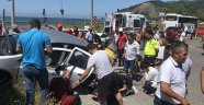 Otomobiller kavşakta çarpıştı ortalık savaş alanına döndü: 6 yaralı