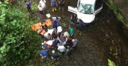 Dereye düşen araçtaki 2 kişi hayatını kaybetti