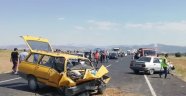 Burdur'da trafik kazası : 1 ölü, 9 yaralı