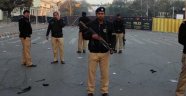 Pakistan'da 2 bombalı saldırı: 1 ölü 12 yaralı