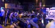 Polis noktasından kaçan araç kaza yaptı: 5 yaralı