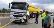 Konya'da kamyonet ile hafriyat kamyonu çarpıştı: 1 ölü 2 yaralı