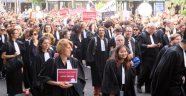 Paris'te emeklilik reformuna karşı yürüyüş