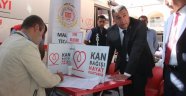 Esnafdan Kızılay'a kan bağışı