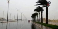 Umman'da fırtına nedeniyle hayat durdu