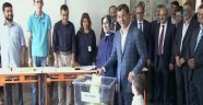 Başbakan Davutoğlu, memleketi Konya'da oy kullandı