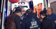 Üniversite öğrencilerine otomobil çarptı