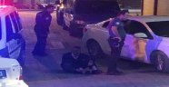 Tacizciyi linçten polis kurtardı!