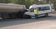 Rus mühendisleri taşıyan minibüs kaza yaptı: 2 ölü 11 yaralı
