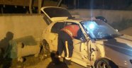 Babasının arabasıyla kaza yaptı aracı kaza yerinde bırakıp kaçtı