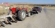 Traktörle otomobil çarpıştı: 2 yaralı