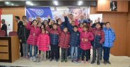 444 çocuğa mont dağıtıldı