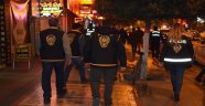Şok uygulamada esrar yakalandı