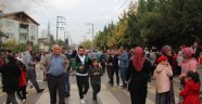 Prefabrike bina yandı yanındaki okul tahliye edildi