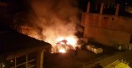 Kürtün'de hurda otomobil yangını korkuttu