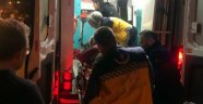 Refüje çarpan motosikletli ağır yaralandı