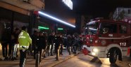 Yangın mahalleliyi sokağa döktü