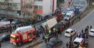 Kazaların bitmediği yokuşta kamyon 6 aracı biçti: 2 yaralı
