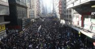 Hong Kong'ta gösterilerin 6. ayında binlerce kişi yine sokaklarda
