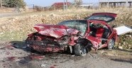 Otomobiller çarpıştı: 1'i ağır 3 yaralı