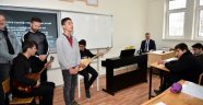 Vali Baruş'tan okul ziyareti