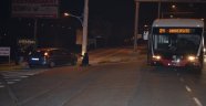 Trambüs ile otomobil çarpıştı: 2 yaralı