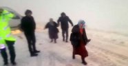 Hasta kurtarmaya giden sağlık ekibi tipi nedeniyle mahsur kaldı