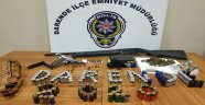 Uyuşturucu ve silah ele geçirildi