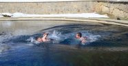 Bitlisliler eksi 10 derecede suya girdiler