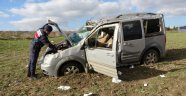 Yoldan çıkan araç tarlaya savruldu: 5 yaralı