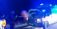 Ambulans seyir halindeyken alev aldı