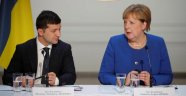 Zelenskiy Merkel ile telefonda görüştü