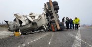 Edirne'de beton mikser yan yattı: 1 yaralı