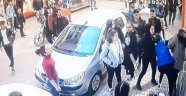 Kızların kavgasında tekme ve tokatlar havada uçuştu