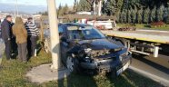Otomobile çarpıp refüje çıktı: 1 yaralı