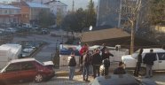 Freni boşalan kamyonet 4 otomobilde maddi hasara yol açtı