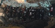 Deprem'de bir kişinin daha cansız bedenine ulaşıldı